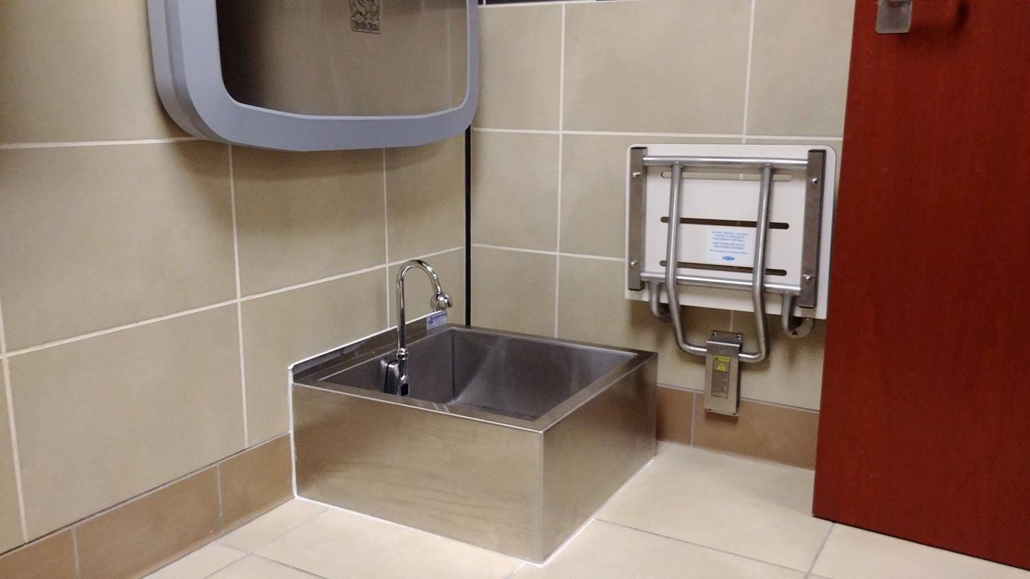 Muslim foot washing sink