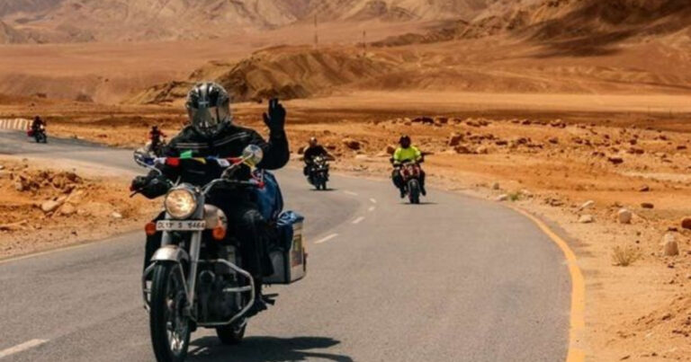 Best Tips for Renting a Bike in Jaipur Close to the train station